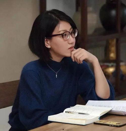 娱乐吃瓜酱南方男友,娱乐吃瓜酱的甜蜜邂逅