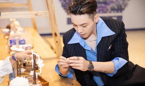 娱乐圈吃瓜二人是谁,揭秘娱乐圈背后的神秘故事