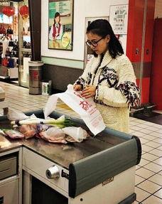 娱乐吃瓜酱买菜视频,揭秘日常买菜小技巧