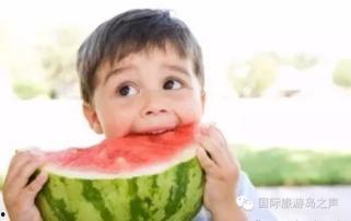 娱乐吃瓜酱不让父母喝水,揭秘不让父母喝水的惊人真相