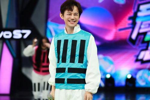罗云熙吃瓜娱乐